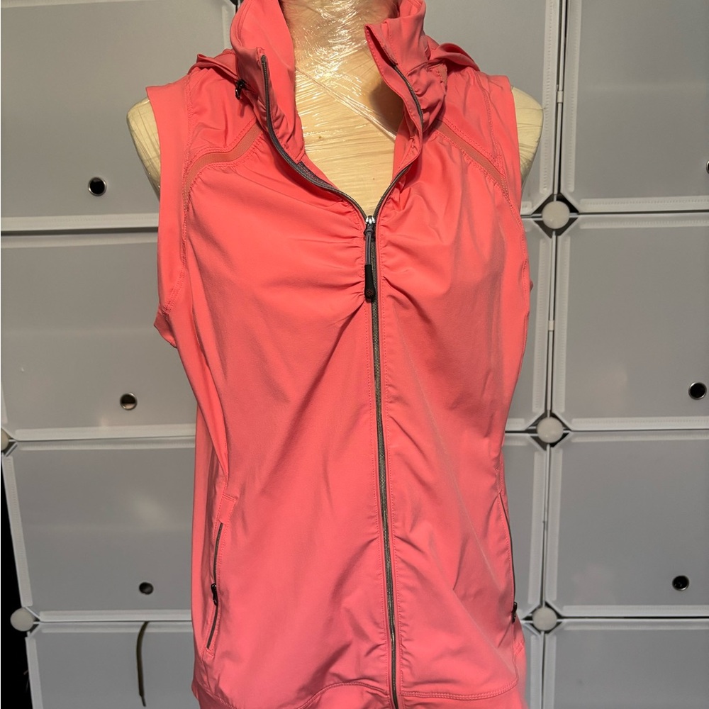 Sleeveless Athleta Coral Zip-Up activewear